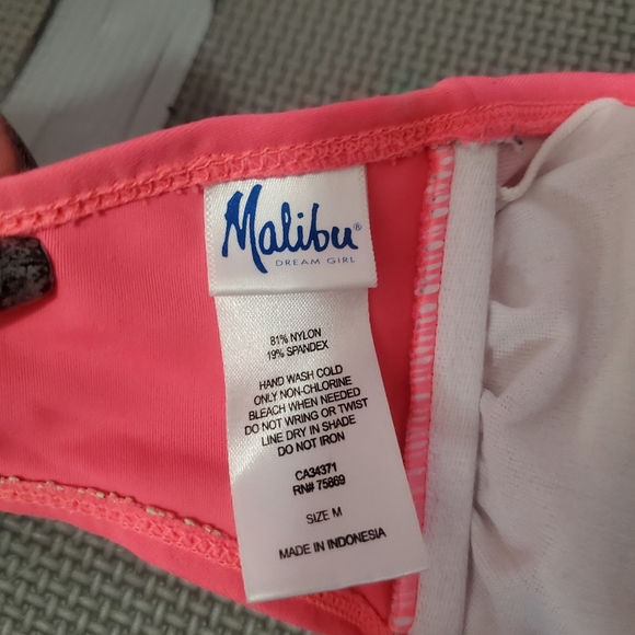 2 pink bikini tops - Picture 7 of 7